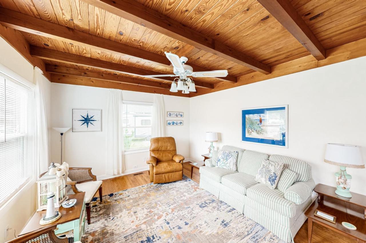 Ginny'S Coastal Cottage Oak Island Εξωτερικό φωτογραφία