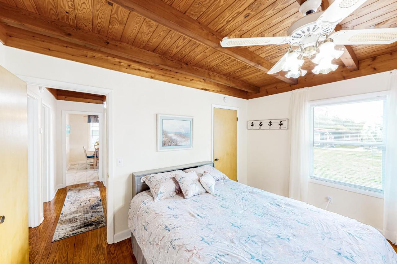 Ginny'S Coastal Cottage Oak Island Εξωτερικό φωτογραφία