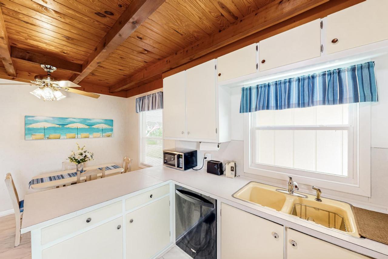 Ginny'S Coastal Cottage Oak Island Εξωτερικό φωτογραφία