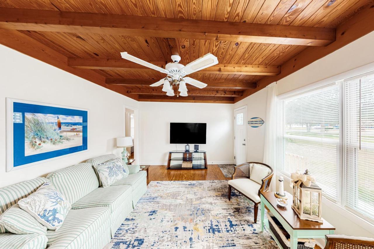 Ginny'S Coastal Cottage Oak Island Εξωτερικό φωτογραφία