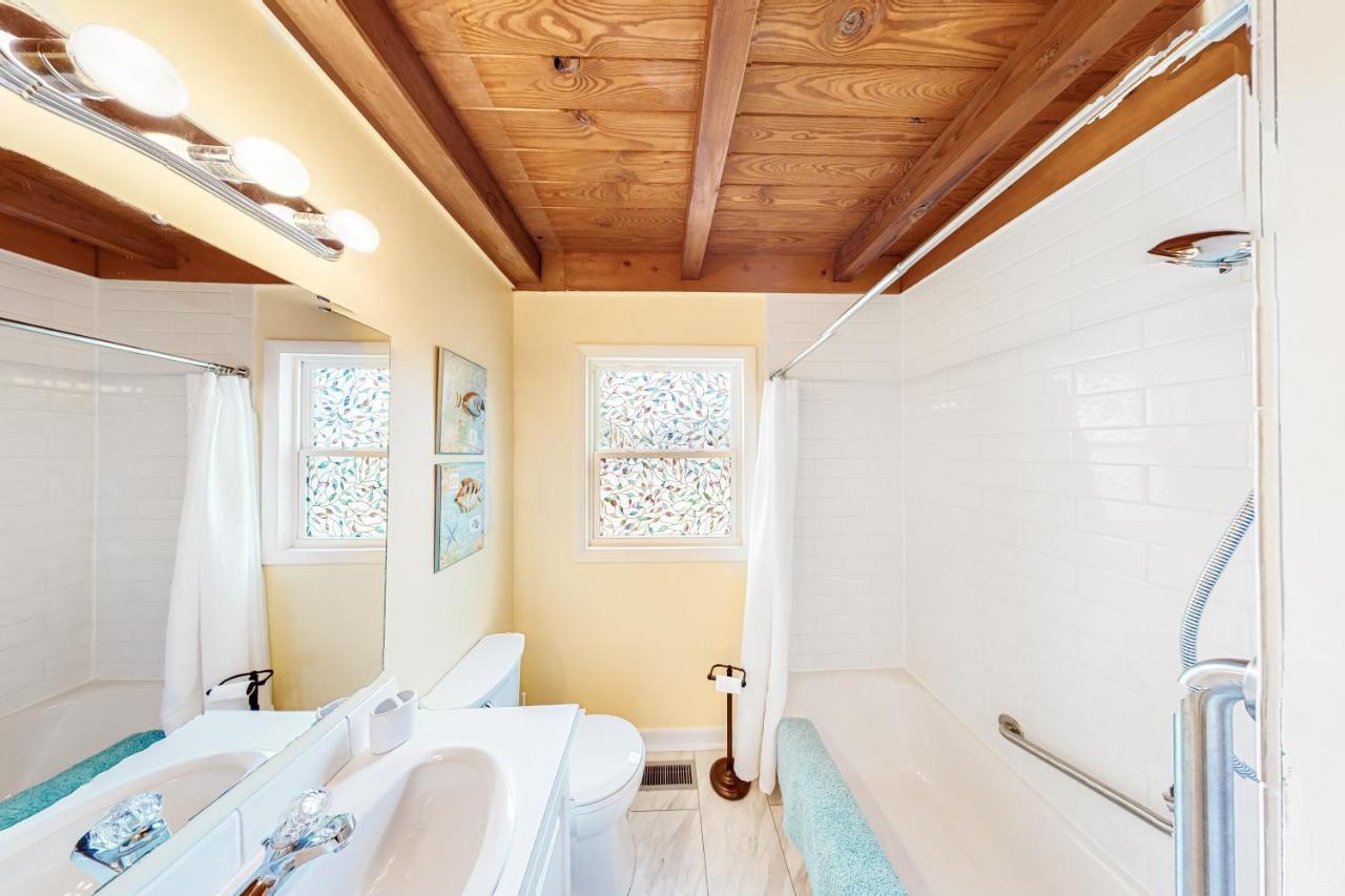 Ginny'S Coastal Cottage Oak Island Εξωτερικό φωτογραφία