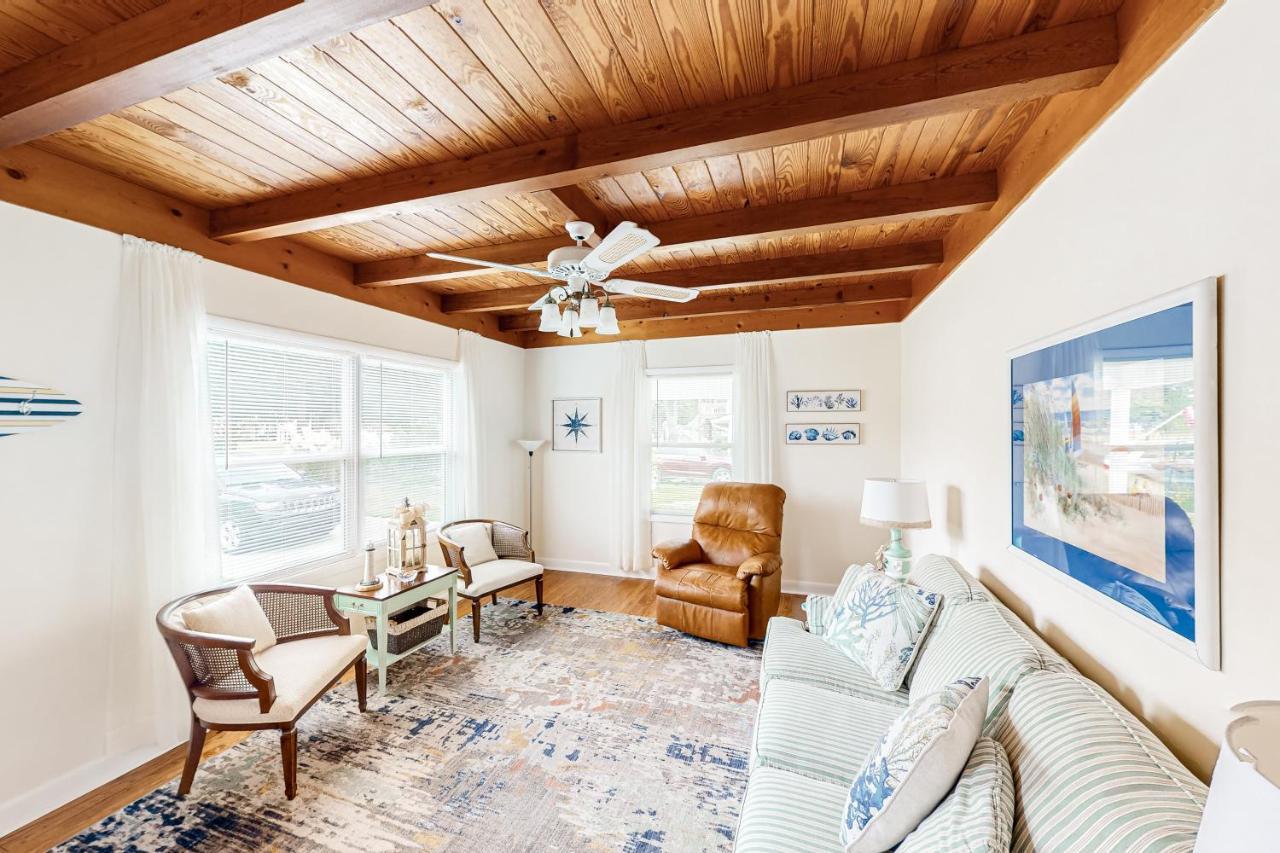 Ginny'S Coastal Cottage Oak Island Εξωτερικό φωτογραφία